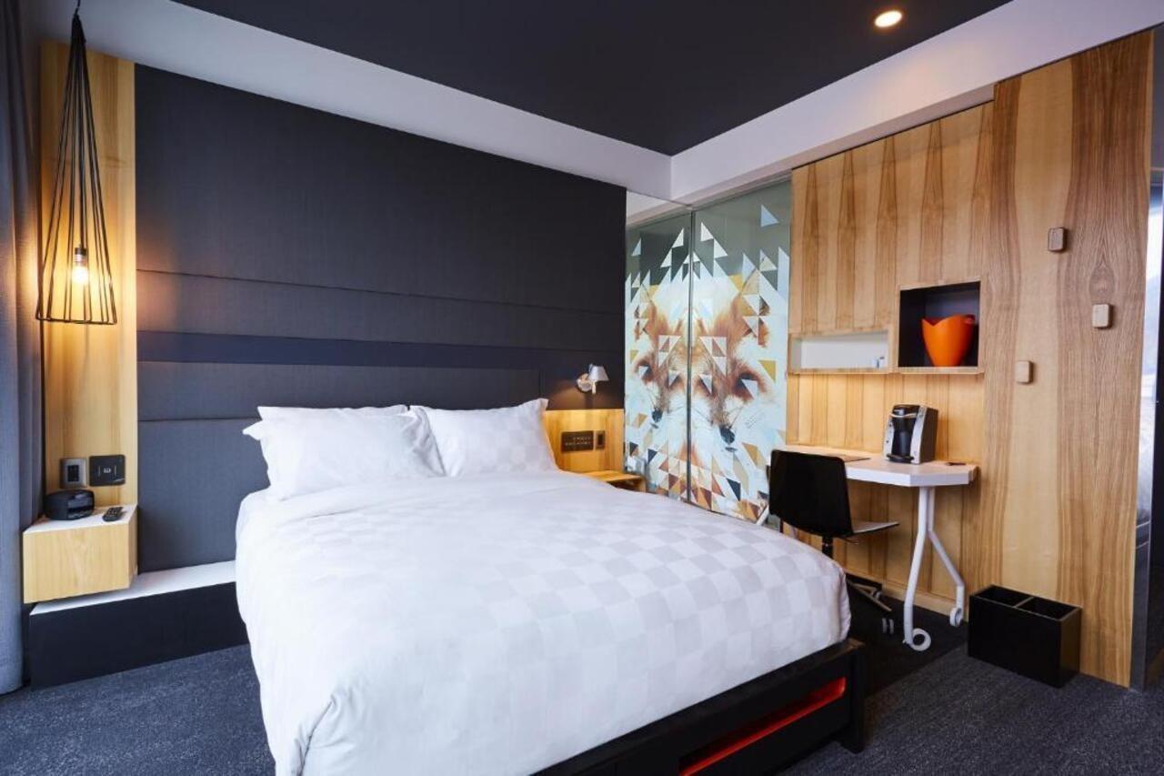 Alt Hotel Calgary East Village Bagian luar foto