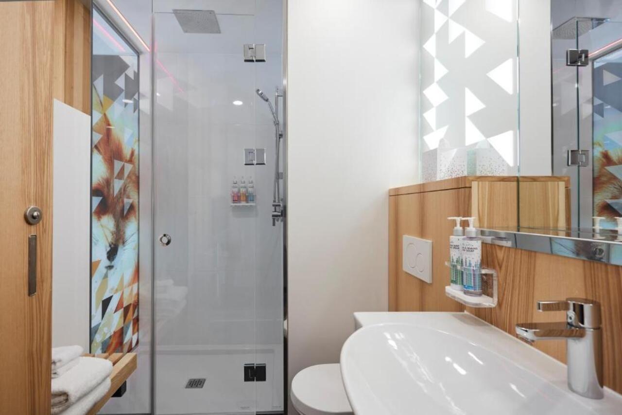 Alt Hotel Calgary East Village Bagian luar foto