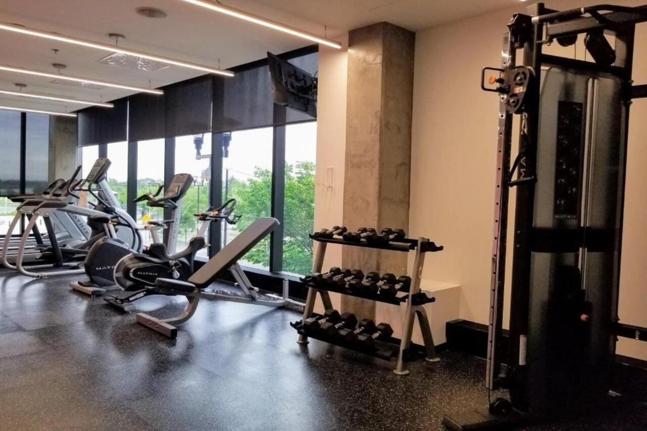 Alt Hotel Calgary East Village Bagian luar foto