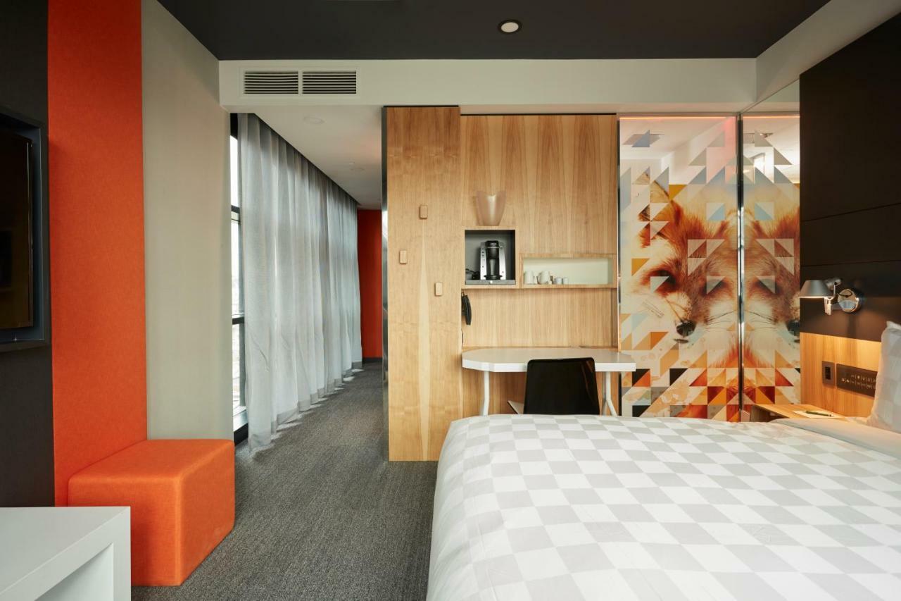 Alt Hotel Calgary East Village Bagian luar foto