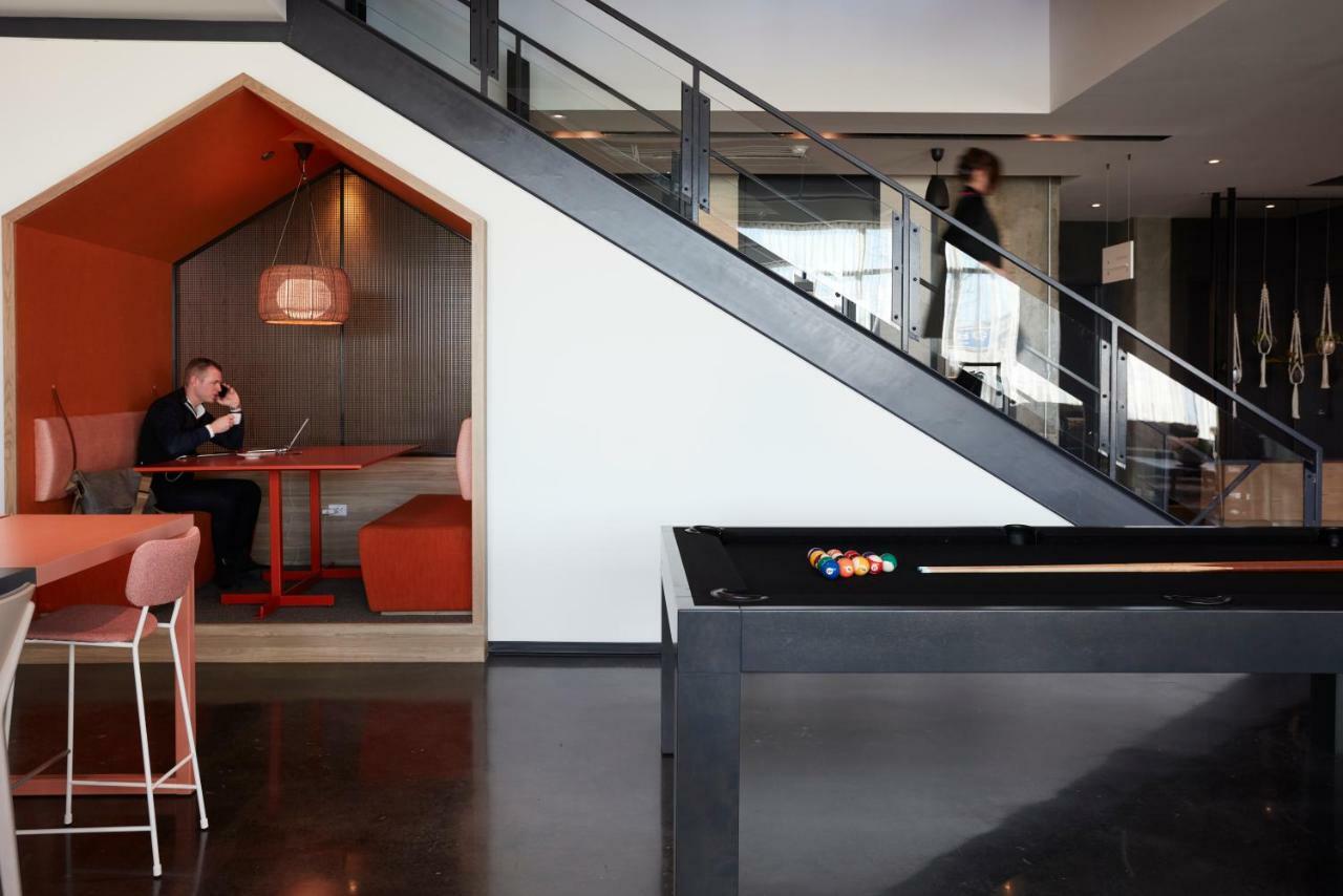 Alt Hotel Calgary East Village Bagian luar foto