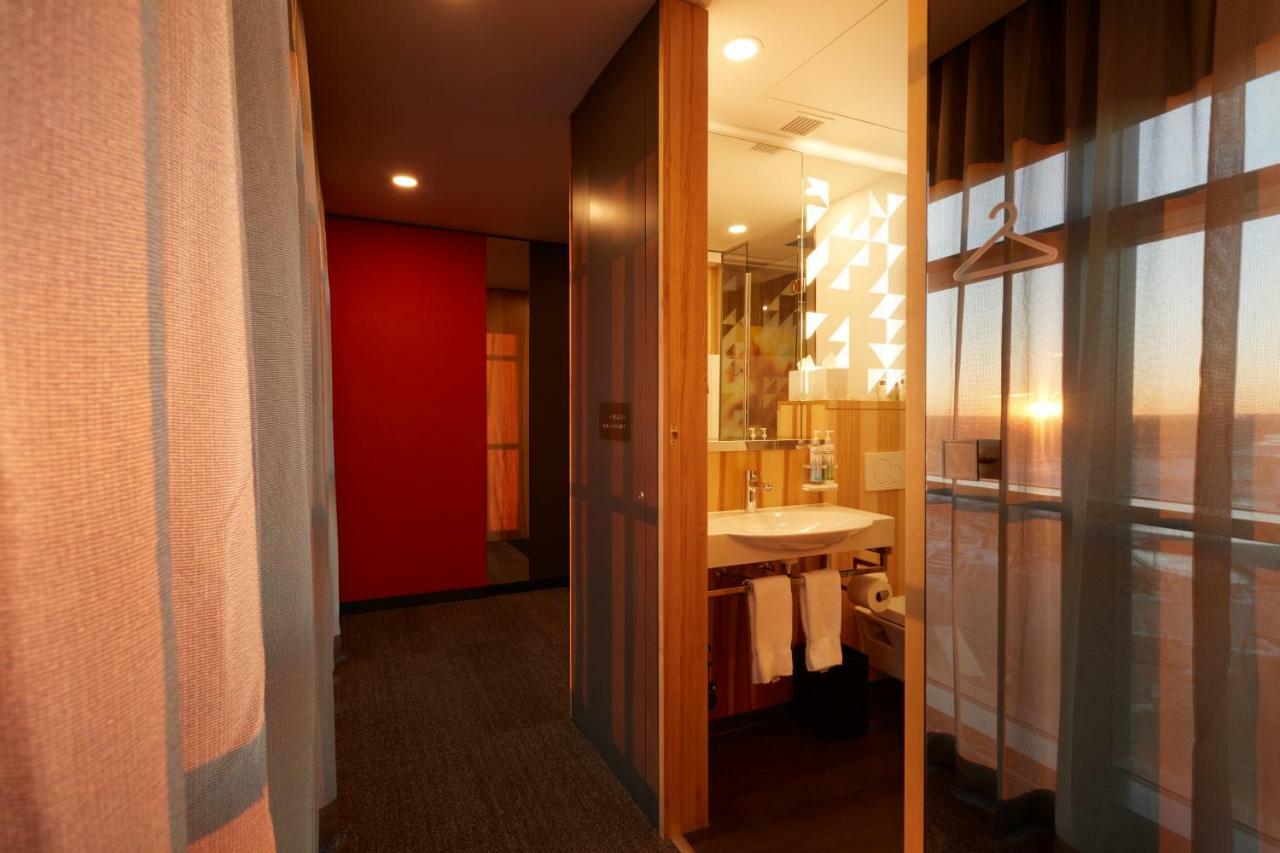 Alt Hotel Calgary East Village Bagian luar foto