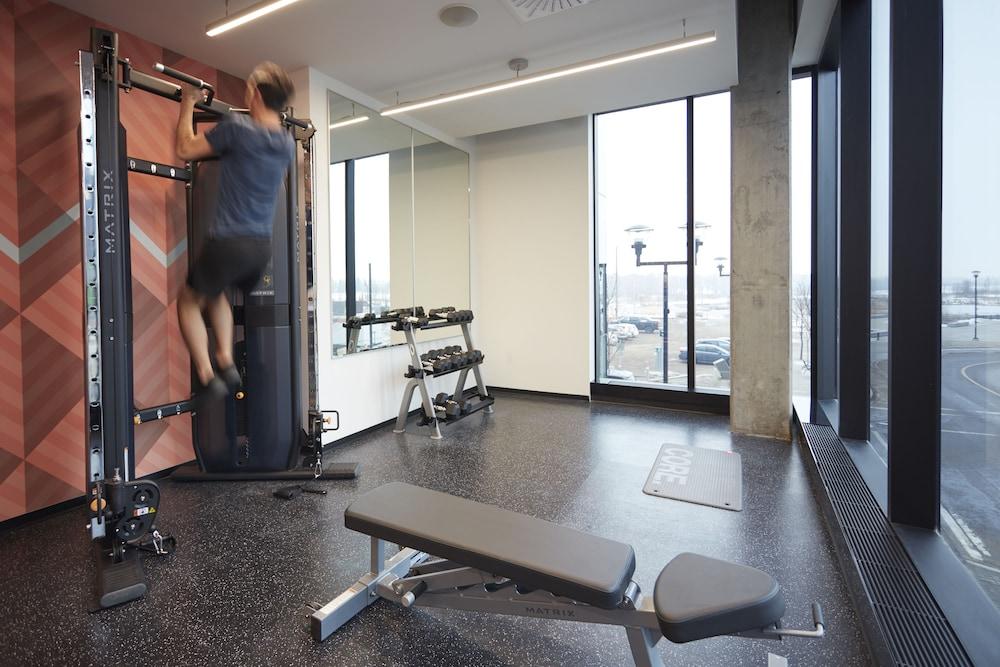 Alt Hotel Calgary East Village Bagian luar foto
